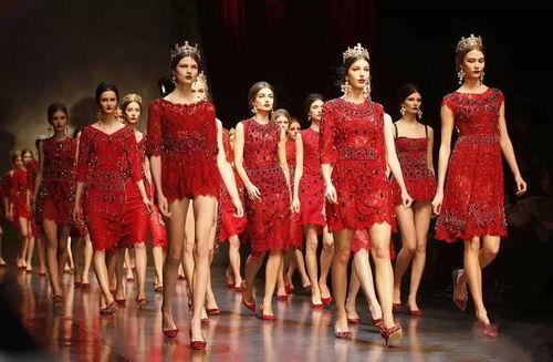 三人走秀爆料视频在线观看,三人走秀爆料视频精彩瞬间回顾 第1张 三人走秀爆料视频在线观看,三人走秀爆料视频精彩瞬间回顾 第1张